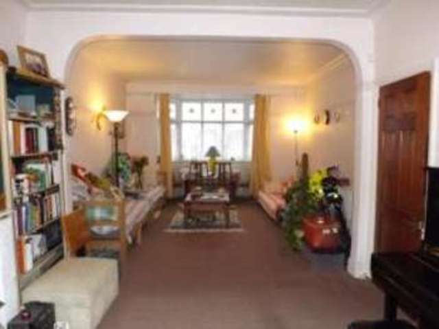 living room Image of 3 Bedroom Terraced For Sale at Ilford Essex Redbridge, IG2 7ER Image of living room